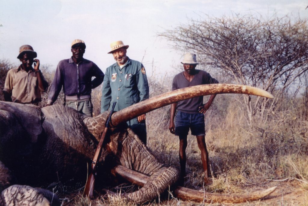 Incredible pictures show heavily protected 50-year-old elephant with giant  tusks each weighing 100lb